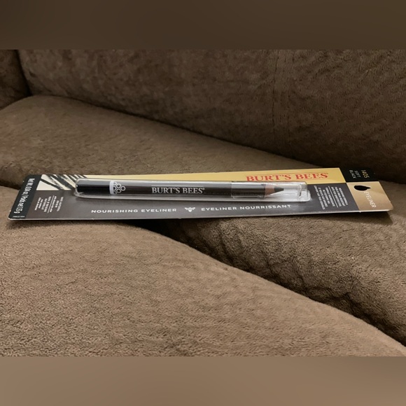 Nourishing Eyeliner Soft Black by Burt’s Bees - Picture 14 of 16